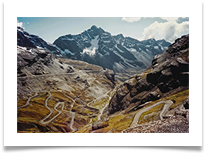 Start of Los Youngos Road. Bolivia - Richard Nicholls